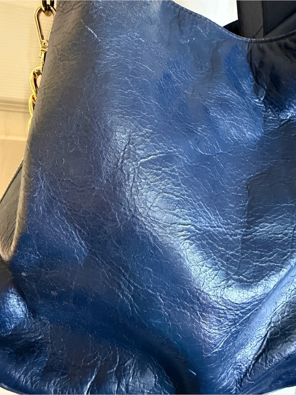 Michael Kors Navy Leather Shoulder Bag with Gold Chain Straps - Picture 9 of 12